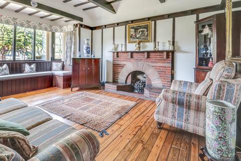 6 Burlescoombe Leas, Southend-on-sea, SS1 3QF