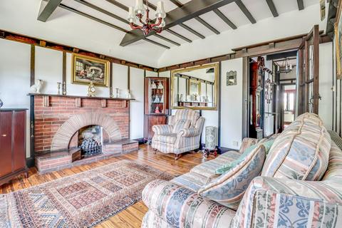 6 Burlescoombe Leas, Southend-on-sea, SS1 3QF