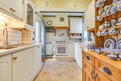 6 Burlescoombe Leas, Southend-on-sea, SS1 3QF