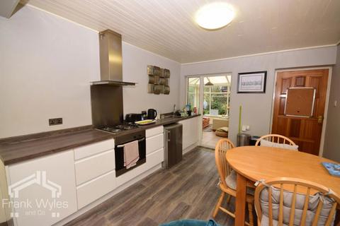 4 bedroom bungalow for sale, Harrogate Road, Lytham St. Annes, Lancashire, FY8 3QQ