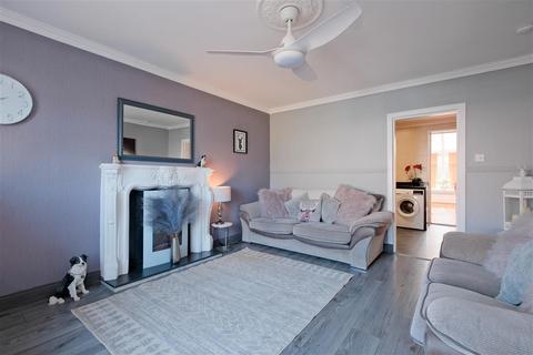 28 Glen Avenue, Larkhall, ML9 1JL