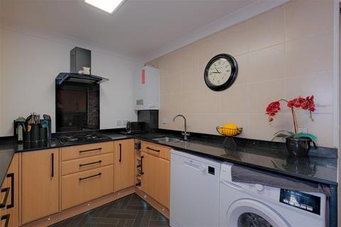 28 Glen Avenue, Larkhall, ML9 1JL