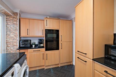 28 Glen Avenue, Larkhall, ML9 1JL