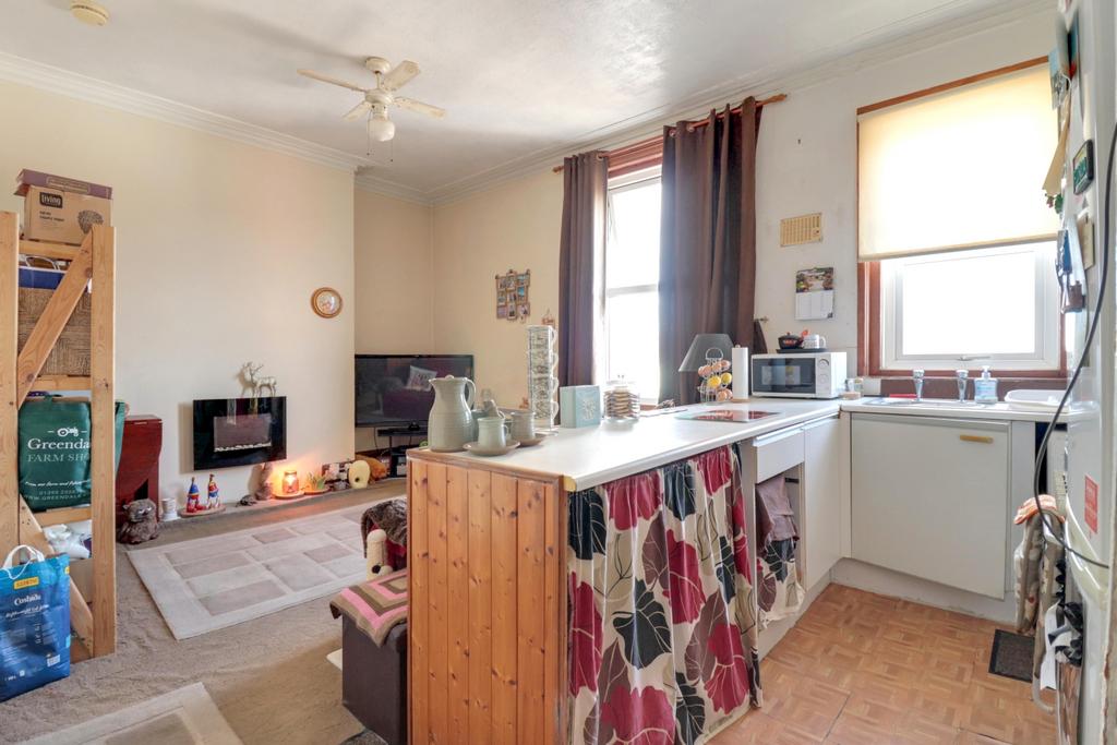 Kitchen Lounge
