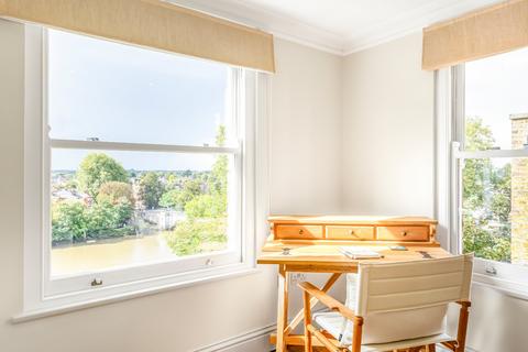 1 bedroom apartment for sale, Petersham Road, Richmond, Surrey, TW10