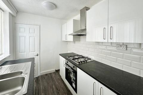 2 bedroom terraced house to rent, Bingham Street, Swinton, M27