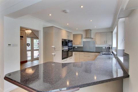 26 Pincroft Wood, Longfield, DA3 7HB
