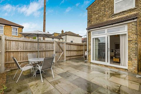2 Stanger Road, London, SE25 5JU