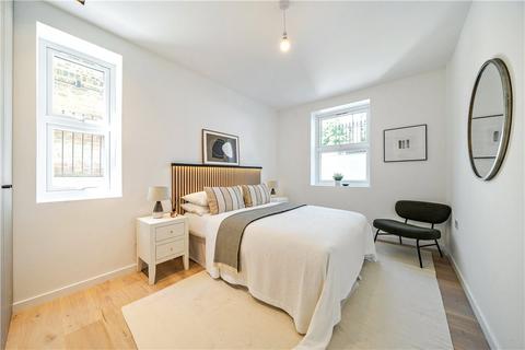 3 bedroom apartment for sale, Sutherland Road, London