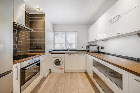 10 Pedworth Gardens, London, SE16 2DX