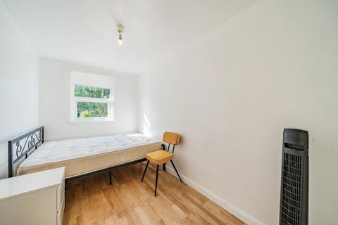 10 Pedworth Gardens, London, SE16 2DX