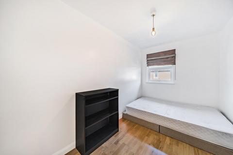 10 Pedworth Gardens, London, SE16 2DX