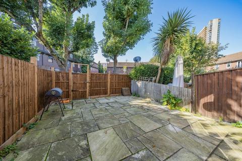 10 Pedworth Gardens, London, SE16 2DX