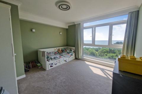 108 Admirals Walk, Bournemouth, BH2 5HF
