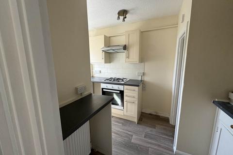 2 bedroom flat to rent, Felpham Road, Felpham