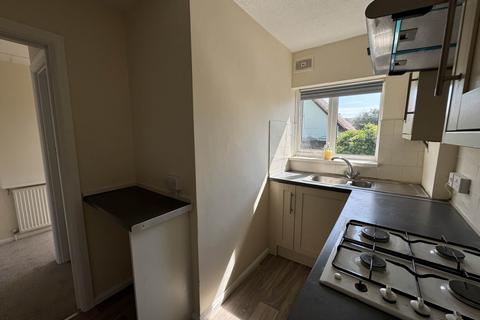 2 bedroom flat to rent, Felpham Road, Felpham