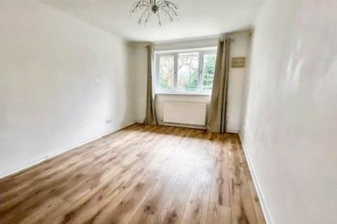 38 Denton Way, Frimley, Camberley, GU16 8UQ