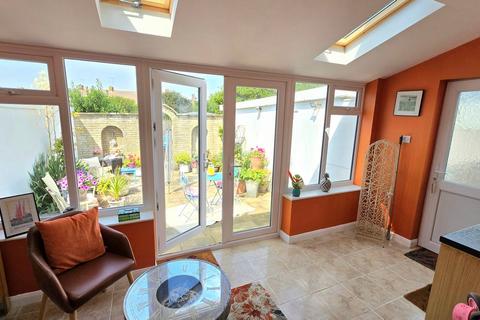 272 Cooden Drive, Bexhill-on-sea, TN39 3AB