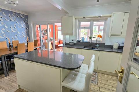 272 Cooden Drive, Bexhill-on-sea, TN39 3AB