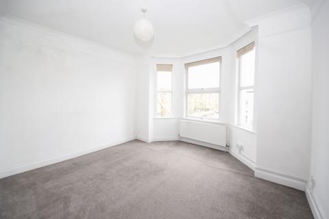 1 bedroom semi-detached house to rent, Brownlow Road, London, N11