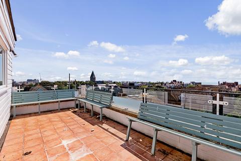 2 bedroom penthouse for sale, Earls Avenue, Folkestone, CT20