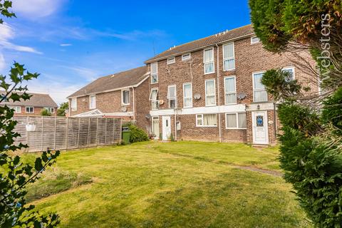 2 bedroom maisonette for sale, Neville Road, Norwich NR12