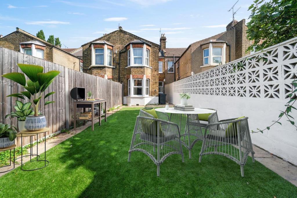 13 Ashmount Road N15 4 DD-11-Virtual Staging.jpg