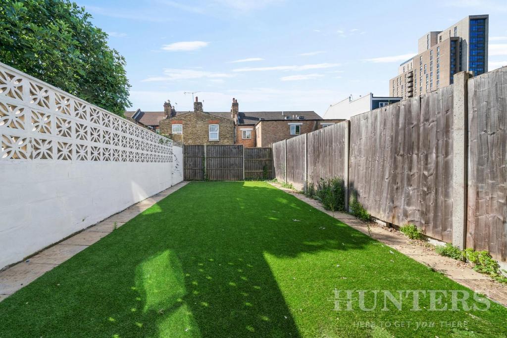 13 Ashmount Road N15 4 DD-10.jpg