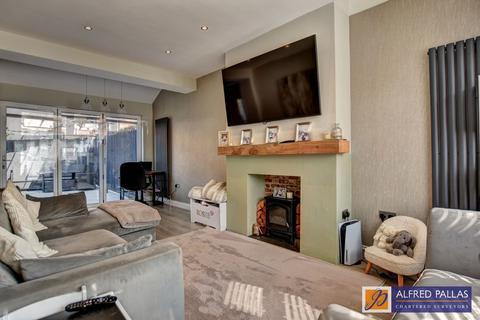 2 bedroom semi-detached house for sale, Dacre Road, Fulwell