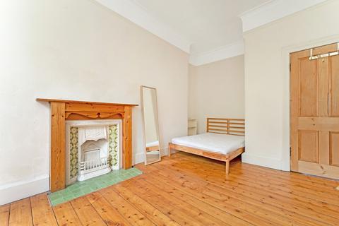 3 bedroom apartment to rent, Barrington Drive, Woodlands G4