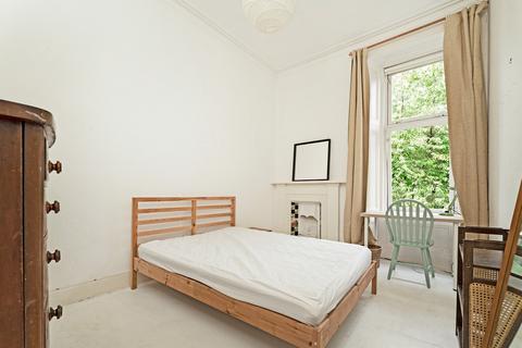 3 bedroom apartment to rent, Barrington Drive, Woodlands G4