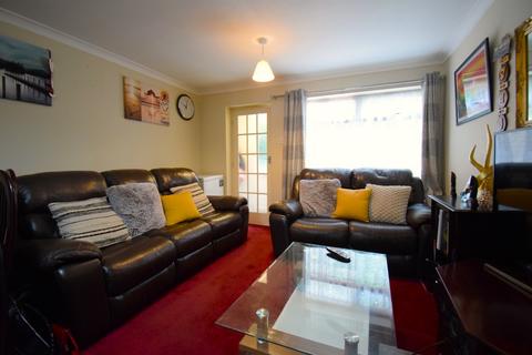 2 bedroom terraced house for sale, Crediton Close, Bedford MK40