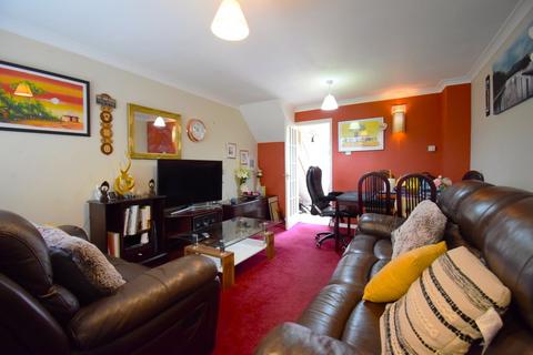 2 bedroom terraced house for sale, Crediton Close, Bedford MK40