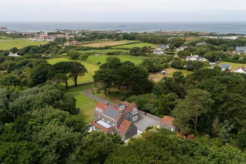 5 bedroom detached house for sale, Hauts Courtils Lane, Vale, Guernsey