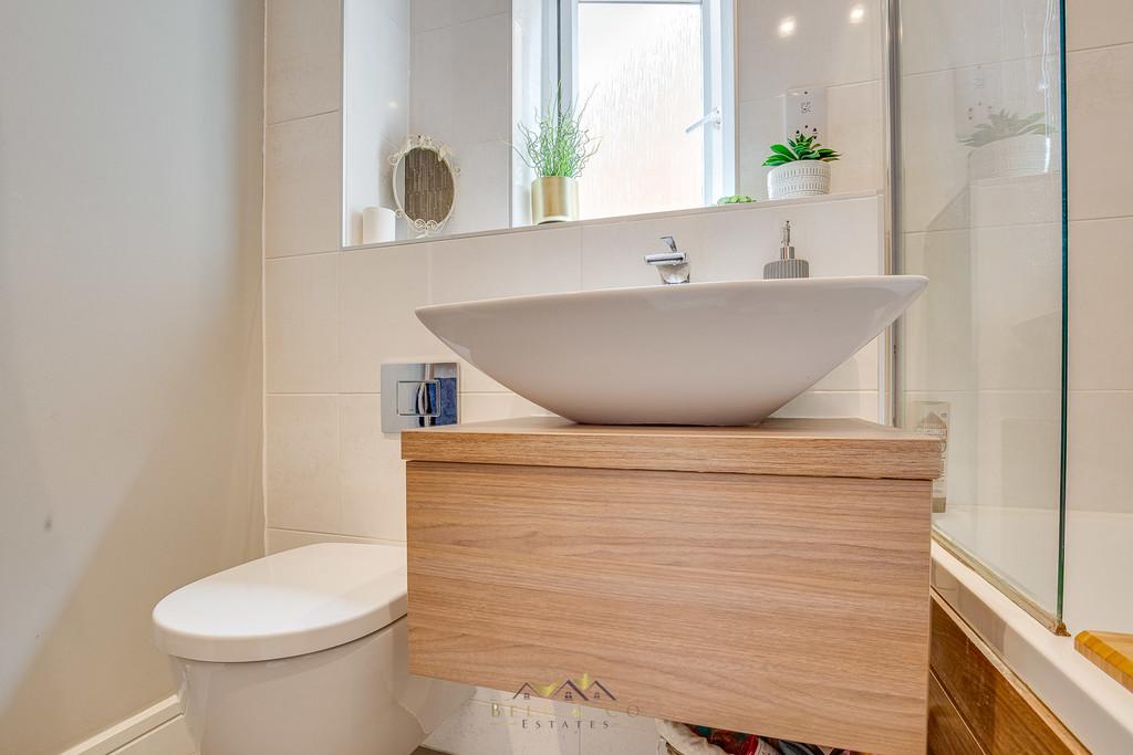 Bathroom 1.2