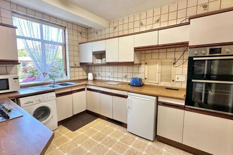 25 College Avenue, Harrow, HA3 6EY