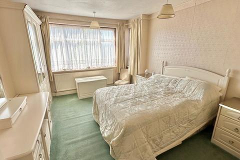 25 College Avenue, Harrow, HA3 6EY