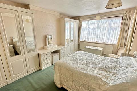25 College Avenue, Harrow, HA3 6EY