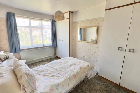 25 College Avenue, Harrow, HA3 6EY