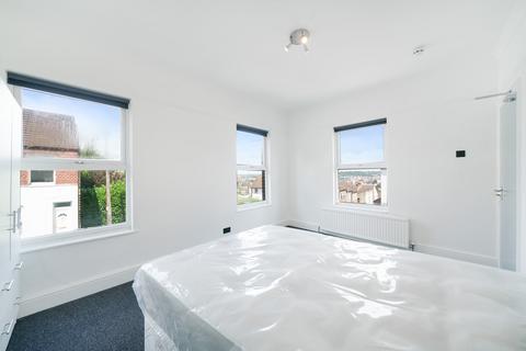 1 bedroom end of terrace house to rent, St Pauls Road, Luton