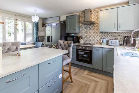 18 Bartley Crescent, Birmingham, B31 1UU