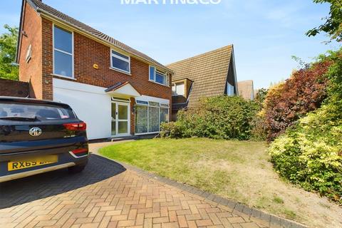 3 bedroom detached house for sale, Chatsworth Avenue, Winnersh