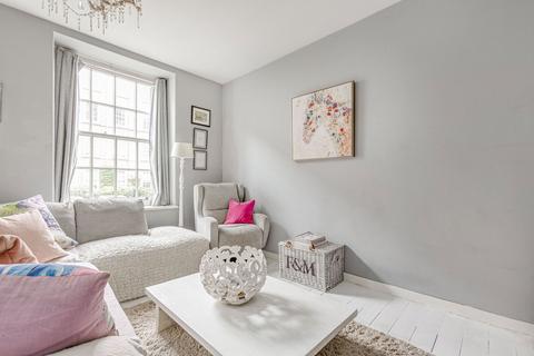 Flat 16, White House Vicarage Crescent, Battersea, London, SW11 3LJ