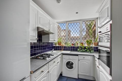 1 Deventer Crescent, London, SE22 8TJ