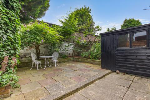 1 Deventer Crescent, London, SE22 8TJ