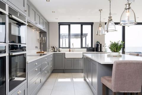 5 bedroom detached house for sale, Lynmouth Drive, Penarth, Sully