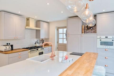 29 Cullesden Road, Kenley, CR8 5LR