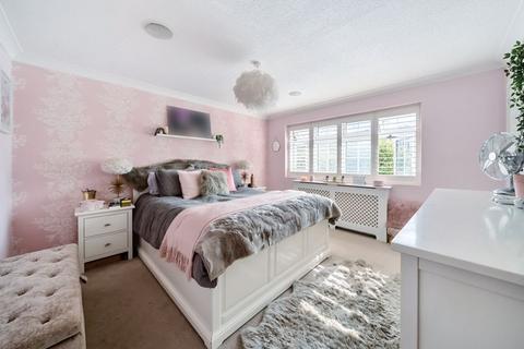 29 Cullesden Road, Kenley, CR8 5LR