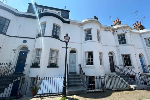 3 bedroom terraced house for sale, Guildford Lawn, Ramsgate CT11