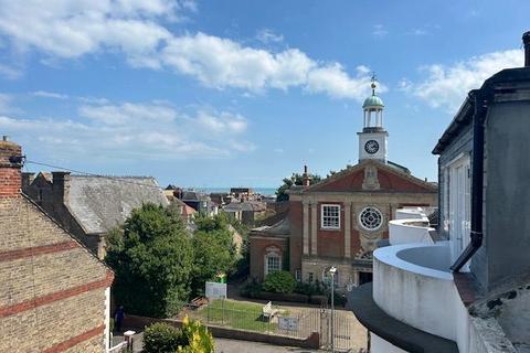 3 bedroom terraced house for sale, Guildford Lawn, Ramsgate CT11